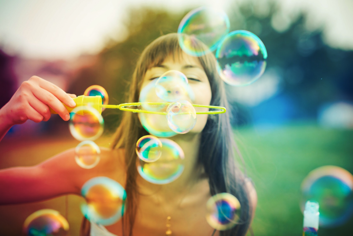 girl-bubbles